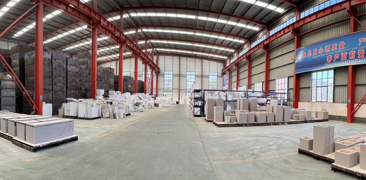 Henan Hongtai Kiln Refractory Co.,Ltd. manufacturer production line